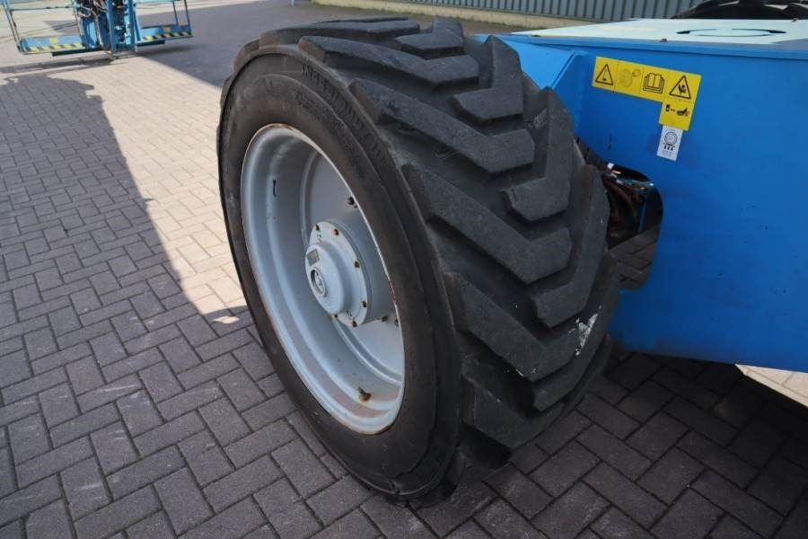 Genie S125 Valid inspection, *Guarantee! Diesel, 4x4x4 D - Teleszkópos emelő: 2 kép. Genie S125 Valid inspection, *Guarantee! Diesel, 4x4x4 D - Teleszkópos emelő: 2 kép.