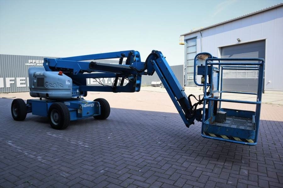 Genie Z45/25J Bi-Energy Diesel / Battery, 4x2 Drive, 16m - Személyemelő: 2 kép. Genie Z45/25J Bi-Energy Diesel / Battery, 4x2 Drive, 16m - Személyemelő: 2 kép.