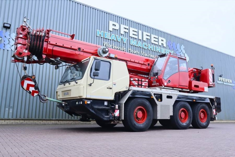 Grove GMK3060 Diesel, 6x6x6 Drive, 60t Capacity, 43m Mai - Terepjáró autódaru: 1 kép. Grove GMK3060 Diesel, 6x6x6 Drive, 60t Capacity, 43m Mai - Terepjáró autódaru: 1 kép.