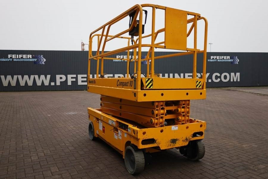 Haulotte Compact 10 Electric, 10.2m Working Height, 450kg C - Ollós emelő: 2 kép. Haulotte Compact 10 Electric, 10.2m Working Height, 450kg C - Ollós emelő: 2 kép.