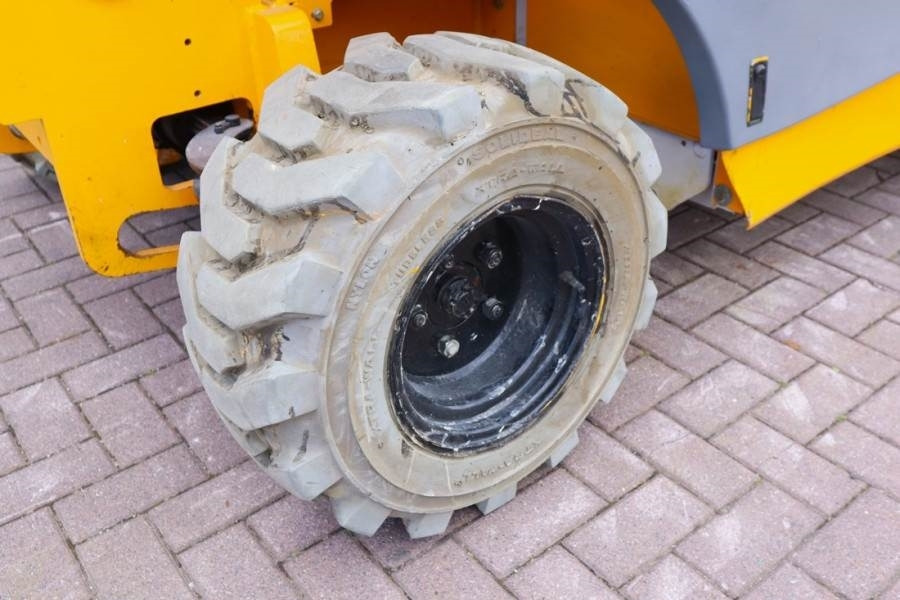 Ollós emelő Haulotte Compact 12RTE Electric, 12m Working Height, 450kg: 15 kép.