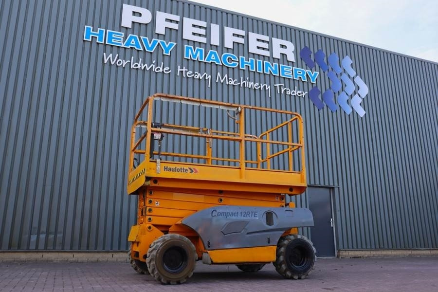 Haulotte Compact 12RTE Electric, 12m Working Height, 450kg - Ollós emelő: 1 kép. Haulotte Compact 12RTE Electric, 12m Working Height, 450kg - Ollós emelő: 1 kép.