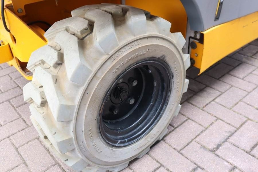 Ollós emelő Haulotte Compact 12RTE Electric, 12m Working Height, 450kg: 13 kép.