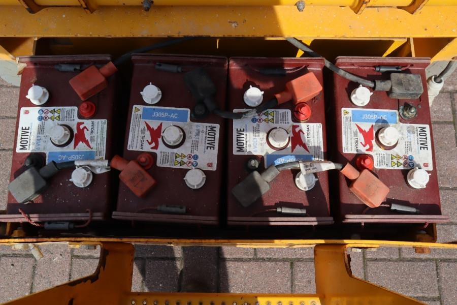 Haulotte Compact 14 Electric, 14m Working Height, 350kg Cap - Ollós emelő: 5 kép. Haulotte Compact 14 Electric, 14m Working Height, 350kg Cap - Ollós emelő: 5 kép.