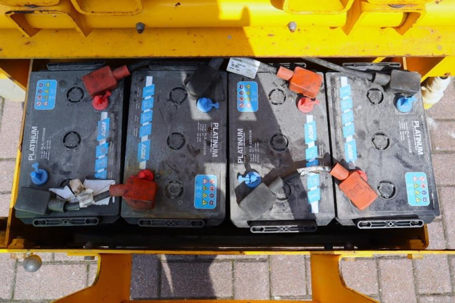 Haulotte Compact 14 Electric, 14m Working Height, 350kg Cap - Ollós emelő: 4 kép. Haulotte Compact 14 Electric, 14m Working Height, 350kg Cap - Ollós emelő: 4 kép.