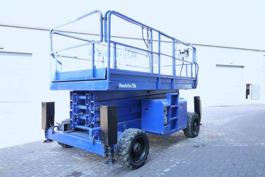 Haulotte H15SX Diesel, 4x4 Drive 15 Working Height, 500kg C - Ollós emelő: 2 kép. Haulotte H15SX Diesel, 4x4 Drive 15 Working Height, 500kg C - Ollós emelő: 2 kép.