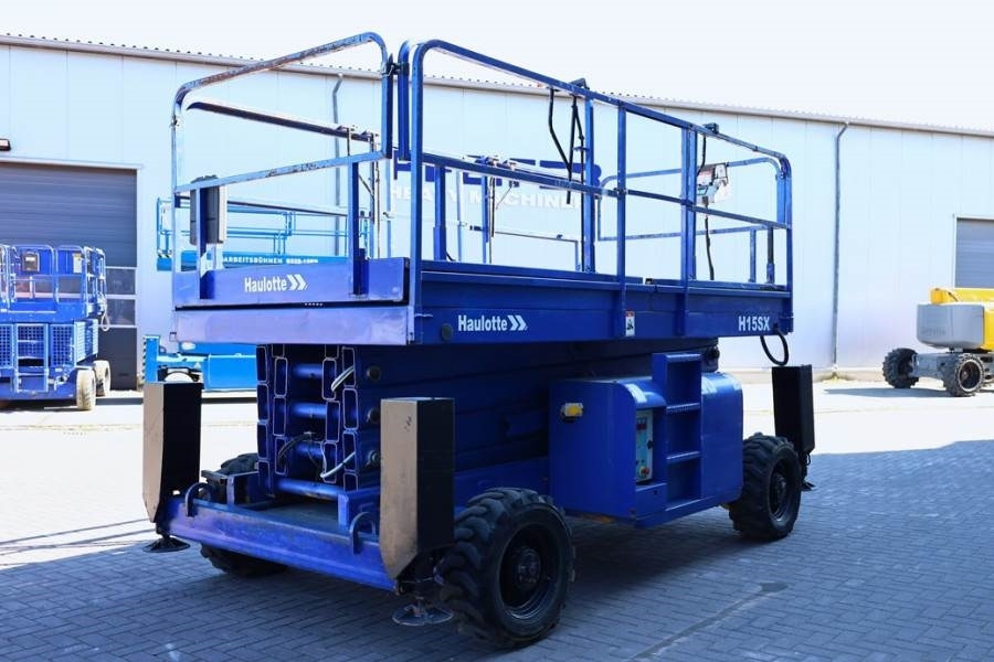 Haulotte H15SX Diesel, 4x4 Drive 15 Working Height, 500kg C - Ollós emelő: 2 kép. Haulotte H15SX Diesel, 4x4 Drive 15 Working Height, 500kg C - Ollós emelő: 2 kép.