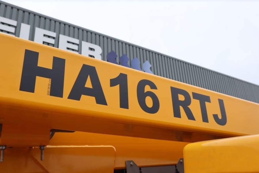 Haulotte HA16RTJ Valid Inspection, *Guarantee! Diesel, 4x4 - Személyemelő: 5 kép. Haulotte HA16RTJ Valid Inspection, *Guarantee! Diesel, 4x4 - Személyemelő: 5 kép.
