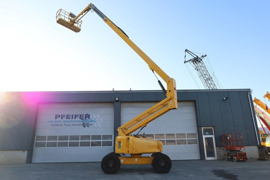 Haulotte HA260PX As-Is, Diesel, 4x4x4 Drive, 26m Working He - Személyemelő: 3 kép. Haulotte HA260PX As-Is, Diesel, 4x4x4 Drive, 26m Working He - Személyemelő: 3 kép.