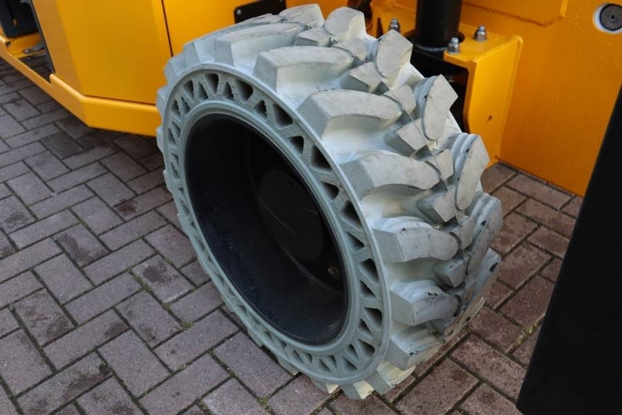 Haulotte HS18EPRO Full Electric 4x4 Drive, Versatile Use: O - Ollós emelő: 5 kép. Haulotte HS18EPRO Full Electric 4x4 Drive, Versatile Use: O - Ollós emelő: 5 kép.