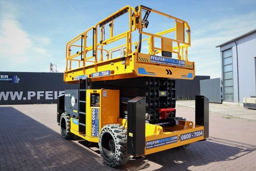 Haulotte HS18EPRO Valid Inspection, Full Electric 4x4 Drive - Ollós emelő: 2 kép. Haulotte HS18EPRO Valid Inspection, Full Electric 4x4 Drive - Ollós emelő: 2 kép.