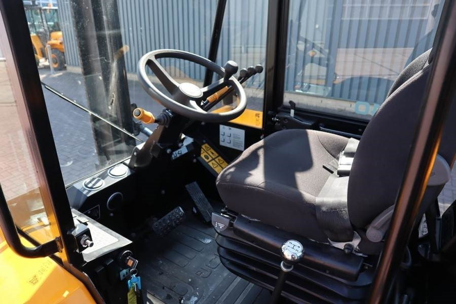 JCB 940-4 T4 Valid inspection, *Guarantee! Diesel, 4x4 - Terepjáró képességű targoncá: 4 kép. JCB 940-4 T4 Valid inspection, *Guarantee! Diesel, 4x4 - Terepjáró képességű targoncá: 4 kép.