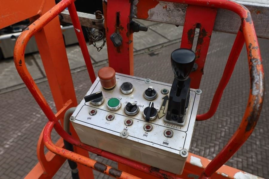 JLG 260-25 Diesel, 4x4 Drive, 9.80m Hydraulic Deck Ext - Ollós emelő: 4 kép. JLG 260-25 Diesel, 4x4 Drive, 9.80m Hydraulic Deck Ext - Ollós emelő: 4 kép.