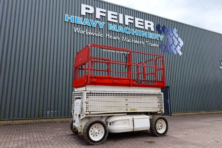 JLG 4069LE Electric, 14.2m Working Height, 360kg Capac - Ollós emelő: 1 kép. JLG 4069LE Electric, 14.2m Working Height, 360kg Capac - Ollós emelő: 1 kép.