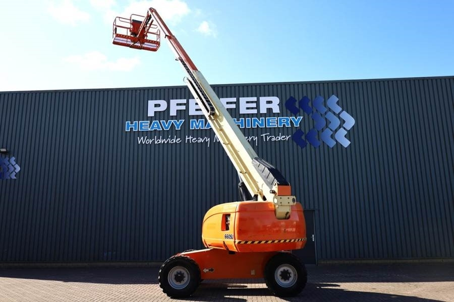 JLG 660SJ Diesel, 4x4 Drive, 22,3m Working Height, 17. - Teleszkópos emelő: 3 kép. JLG 660SJ Diesel, 4x4 Drive, 22,3m Working Height, 17. - Teleszkópos emelő: 3 kép.