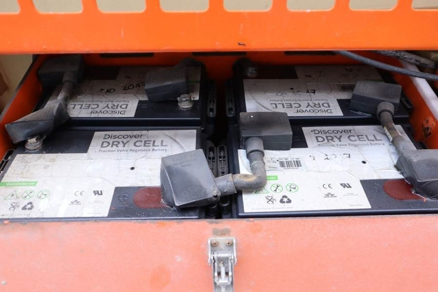 JLG M4069 Hybrid, 14.2m Working Height, 360kg Capacity - Ollós emelő: 5 kép. JLG M4069 Hybrid, 14.2m Working Height, 360kg Capacity - Ollós emelő: 5 kép.