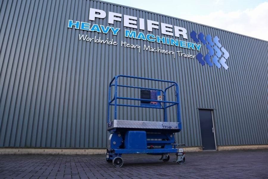 JLG Power Tower Electric, 5.10m Working Height, 250kg  - Személyemelő: 1 kép. JLG Power Tower Electric, 5.10m Working Height, 250kg  - Személyemelő: 1 kép.