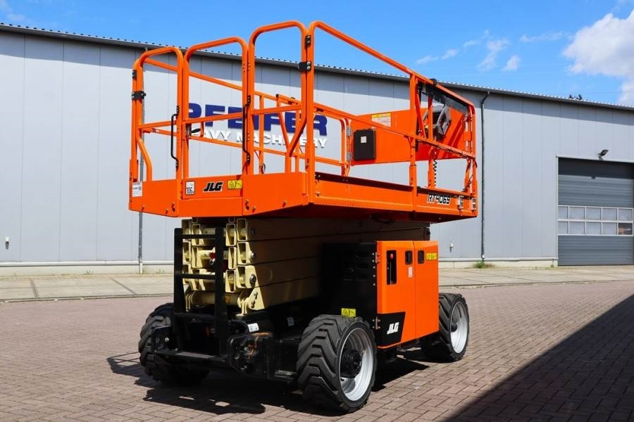 JLG RT4069 Unused, Diesel, 14.3m Working Height, 363k - Ollós emelő: 2 kép. JLG RT4069 Unused, Diesel, 14.3m Working Height, 363k - Ollós emelő: 2 kép.