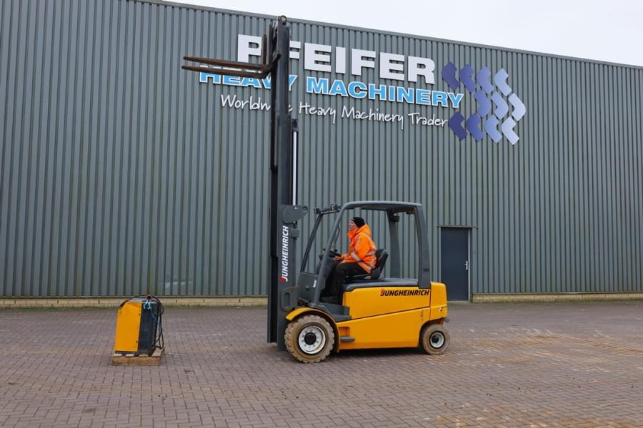 Jungheinrich EFG550 Electric, 5000kg Capacity, Lifting Height 3 - Dízel targonca: 3 kép. Jungheinrich EFG550 Electric, 5000kg Capacity, Lifting Height 3 - Dízel targonca: 3 kép.