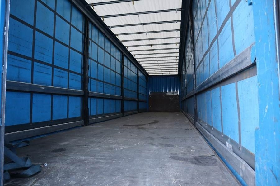 Krone SD Dutch Registration, 3-Axle, Lift Axle, Air Susp - Ponyvás pótkocsi: 3 kép. Krone SD Dutch Registration, 3-Axle, Lift Axle, Air Susp - Ponyvás pótkocsi: 3 kép.