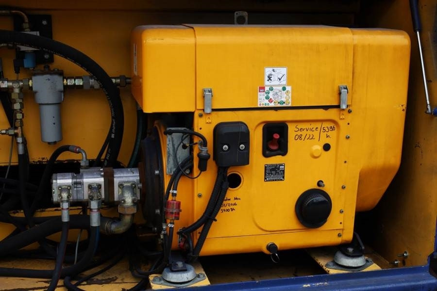 Liftlux SL205-25D4WDS/P Diesel, 4x4 Drive, Hydraulic Deck - Ollós emelő: 4 kép. Liftlux SL205-25D4WDS/P Diesel, 4x4 Drive, Hydraulic Deck - Ollós emelő: 4 kép.