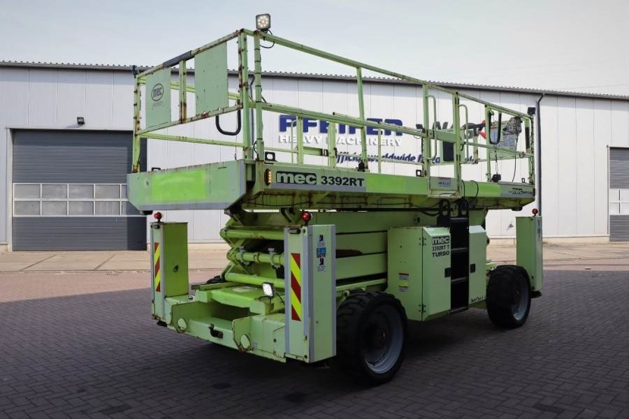 MEC 3392RT-T Diesel, 4x4 Drive, 12m Working Height, 12 - Ollós emelő: 2 kép. MEC 3392RT-T Diesel, 4x4 Drive, 12m Working Height, 12 - Ollós emelő: 2 kép.