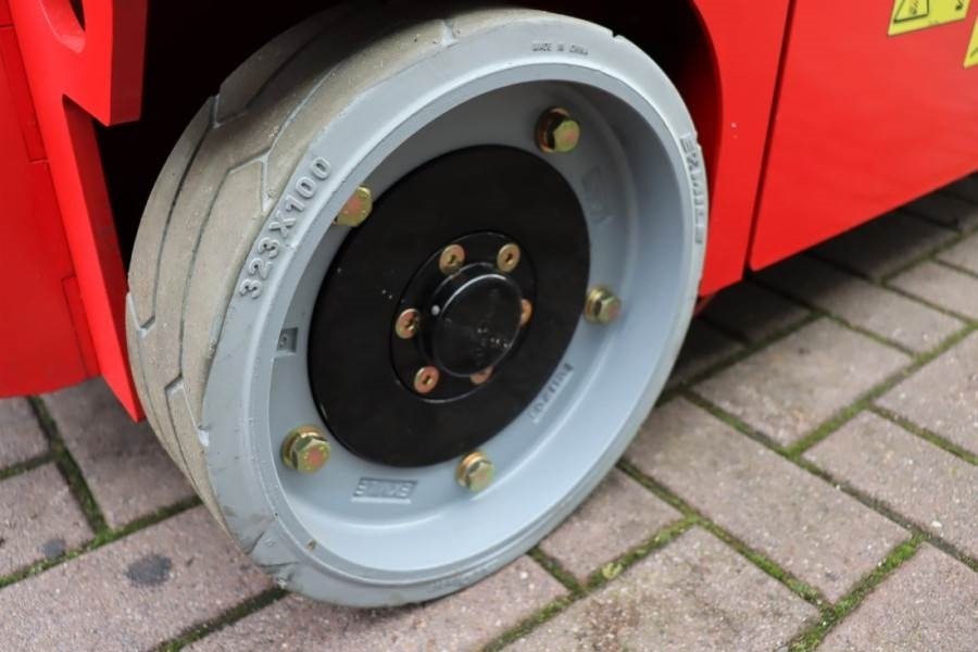 Ollós emelő Magni ES0807EP New And Available Directly From Stock, El: 13 kép. Ollós emelő Magni ES0807EP New And Available Directly From Stock, El: 13 kép.