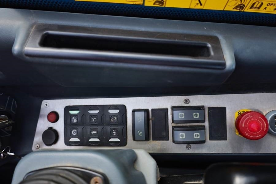 Teleszkópos rakodó Magni TH5,5.15-D7/D Diesel, 4x4x4 Drive, 5.5t Capacity,: 18 kép.