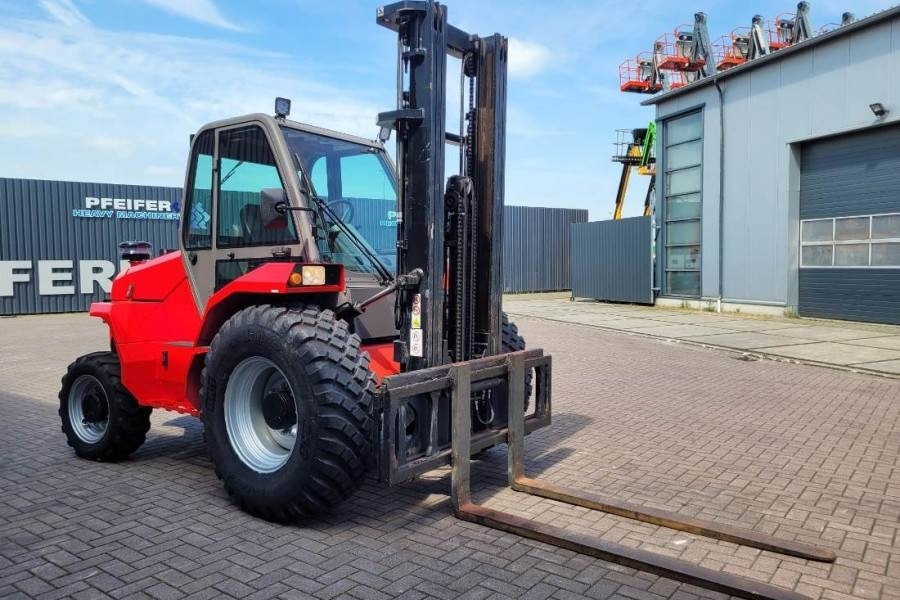 Manitou M30-4 Valid Inspection, *Guarantee, Diesel, 4x4 Dr - Terepjáró képességű targoncá: 2 kép. Manitou M30-4 Valid Inspection, *Guarantee, Diesel, 4x4 Dr - Terepjáró képességű targoncá: 2 kép.