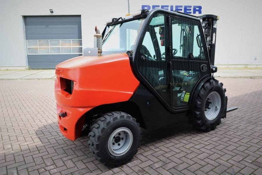 Manitou MC25-4 Valid Inspection, *Guarantee, Diesel, 4x4 D - Terepjáró képességű targoncá: 3 kép. Manitou MC25-4 Valid Inspection, *Guarantee, Diesel, 4x4 D - Terepjáró képességű targoncá: 3 kép.