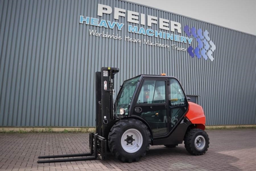 Manitou MC25-4 Valid Inspection, *Guarantee, Diesel, 4x4 D - Terepjáró képességű targoncá: 1 kép. Manitou MC25-4 Valid Inspection, *Guarantee, Diesel, 4x4 D - Terepjáró képességű targoncá: 1 kép.