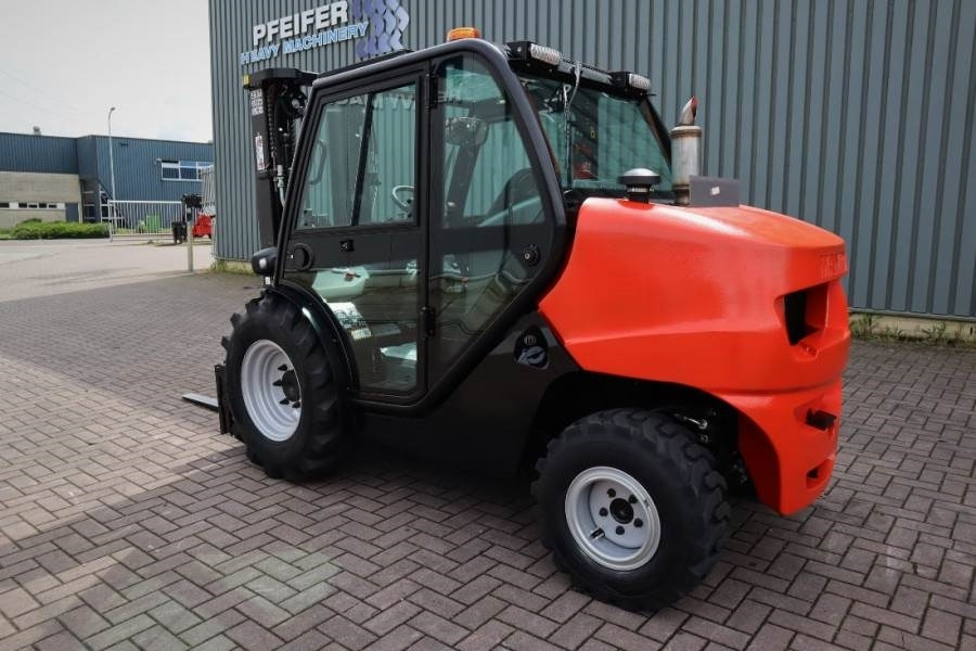 Manitou MC25-4 Valid Inspection, *Guarantee, Diesel, 4x4 D - Terepjáró képességű targoncá: 4 kép. Manitou MC25-4 Valid Inspection, *Guarantee, Diesel, 4x4 D - Terepjáró képességű targoncá: 4 kép.