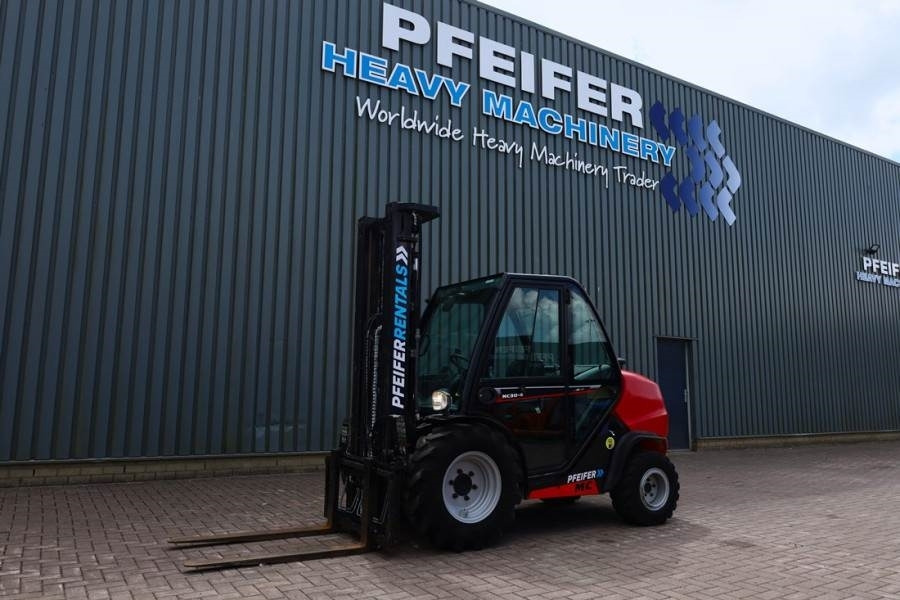 Manitou MC30-4 Valid Inspection, *Guarantee, Diesel, 4x4 D - Terepjáró képességű targoncá: 1 kép. Manitou MC30-4 Valid Inspection, *Guarantee, Diesel, 4x4 D - Terepjáró képességű targoncá: 1 kép.