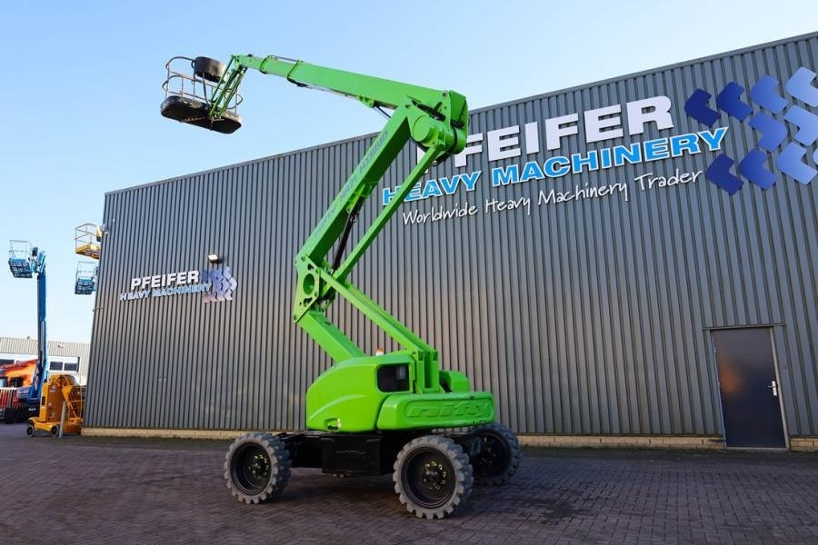 Niftylift HR21 HYBRIDE 4x4 MK2 Hybride, 4x4 Drive, 21m Worki - Személyemelő: 3 kép. Niftylift HR21 HYBRIDE 4x4 MK2 Hybride, 4x4 Drive, 21m Worki - Személyemelő: 3 kép.