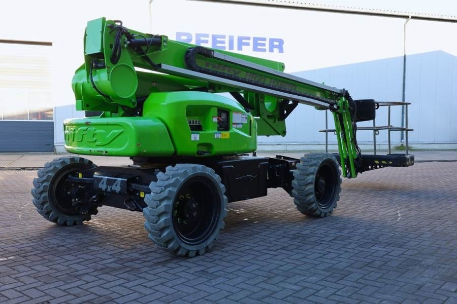 Niftylift HR21 HYBRIDE 4x4 MK2 Hybride, 4x4 Drive, 21m Worki - Személyemelő: 2 kép. Niftylift HR21 HYBRIDE 4x4 MK2 Hybride, 4x4 Drive, 21m Worki - Személyemelő: 2 kép.