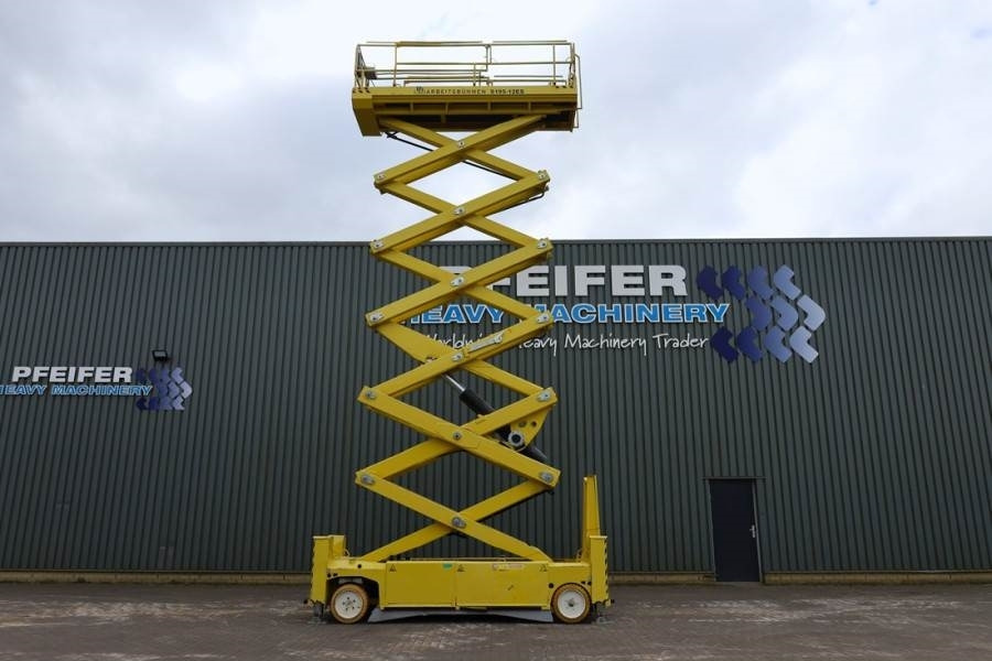 PB LIFT S195-12ES Electric, 19.6m Working Height, 700 - Ollós emelő: 3 kép. PB LIFT S195-12ES Electric, 19.6m Working Height, 700 - Ollós emelő: 3 kép.