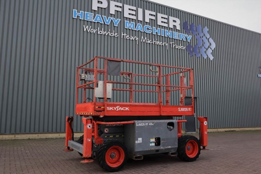 SkyJack SJ6826 Diesel, 4x4 Drive, 10m Working Height, 567k - Ollós emelő: 1 kép. SkyJack SJ6826 Diesel, 4x4 Drive, 10m Working Height, 567k - Ollós emelő: 1 kép.
