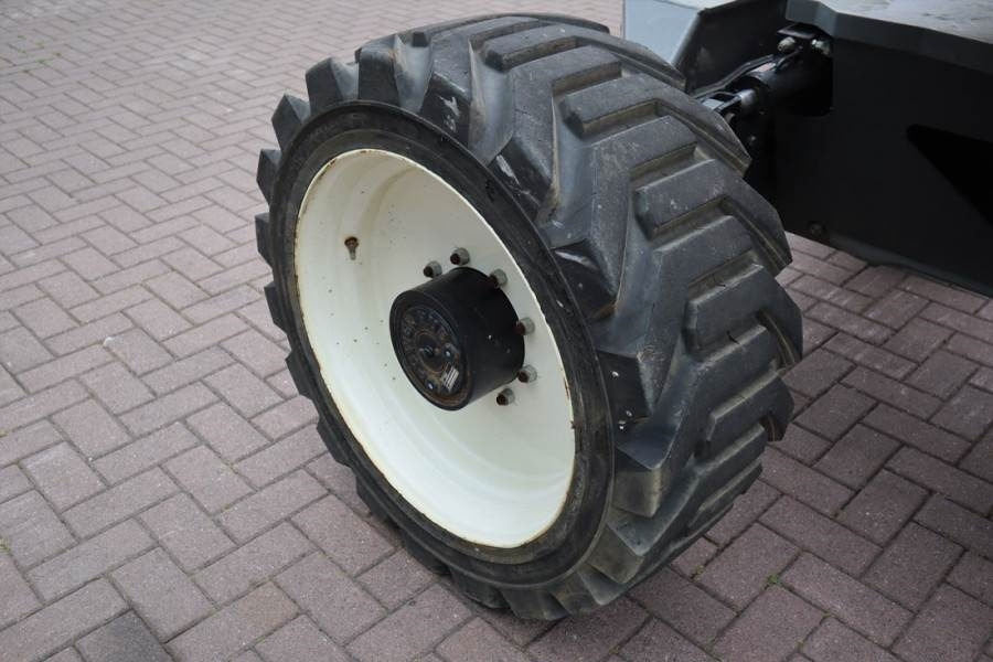Snorkel A46JRT VALID INSPECTION, *GUARANTEE! Diesel, 4x4 D - Személyemelő: 4 kép. Snorkel A46JRT VALID INSPECTION, *GUARANTEE! Diesel, 4x4 D - Személyemelő: 4 kép.