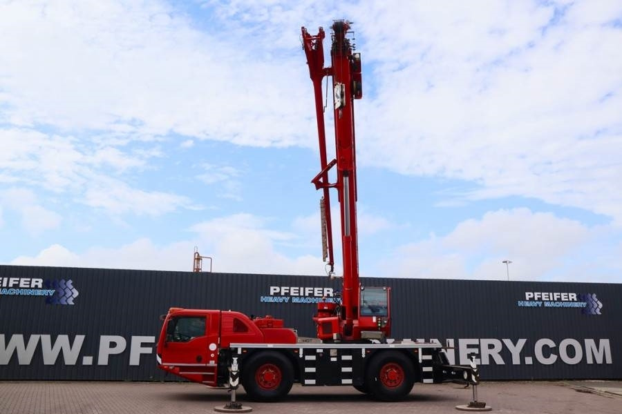 Terex AC40/2L Diesel, 4x4 Drive And 4-Wheel Steering, 40 - Terepjáró autódaru: 2 kép. Terex AC40/2L Diesel, 4x4 Drive And 4-Wheel Steering, 40 - Terepjáró autódaru: 2 kép.
