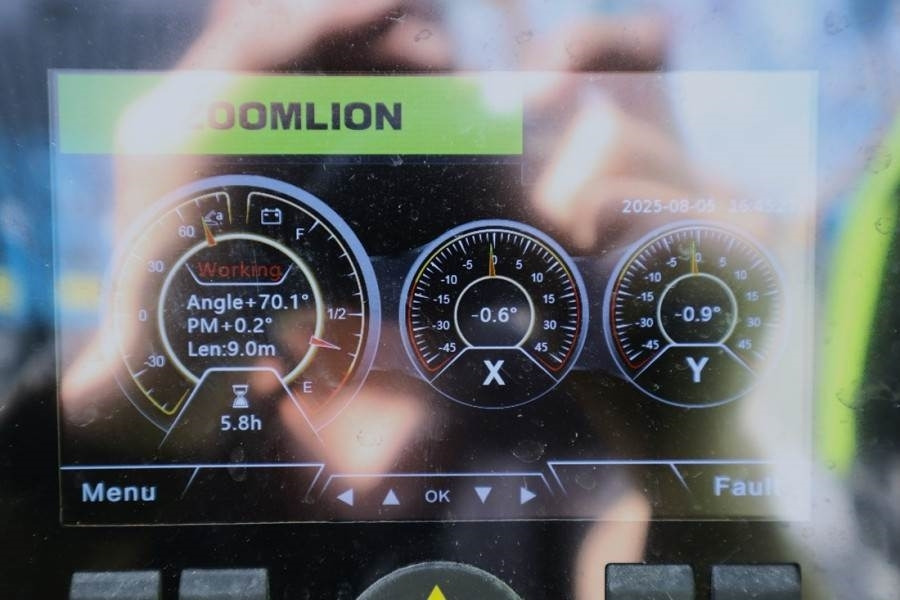 Zoomlion ZT26JE Fully Electric Lithium-Powered, 4x4 Rough T - Teleszkópos emelő: 5 kép. Zoomlion ZT26JE Fully Electric Lithium-Powered, 4x4 Rough T - Teleszkópos emelő: 5 kép.