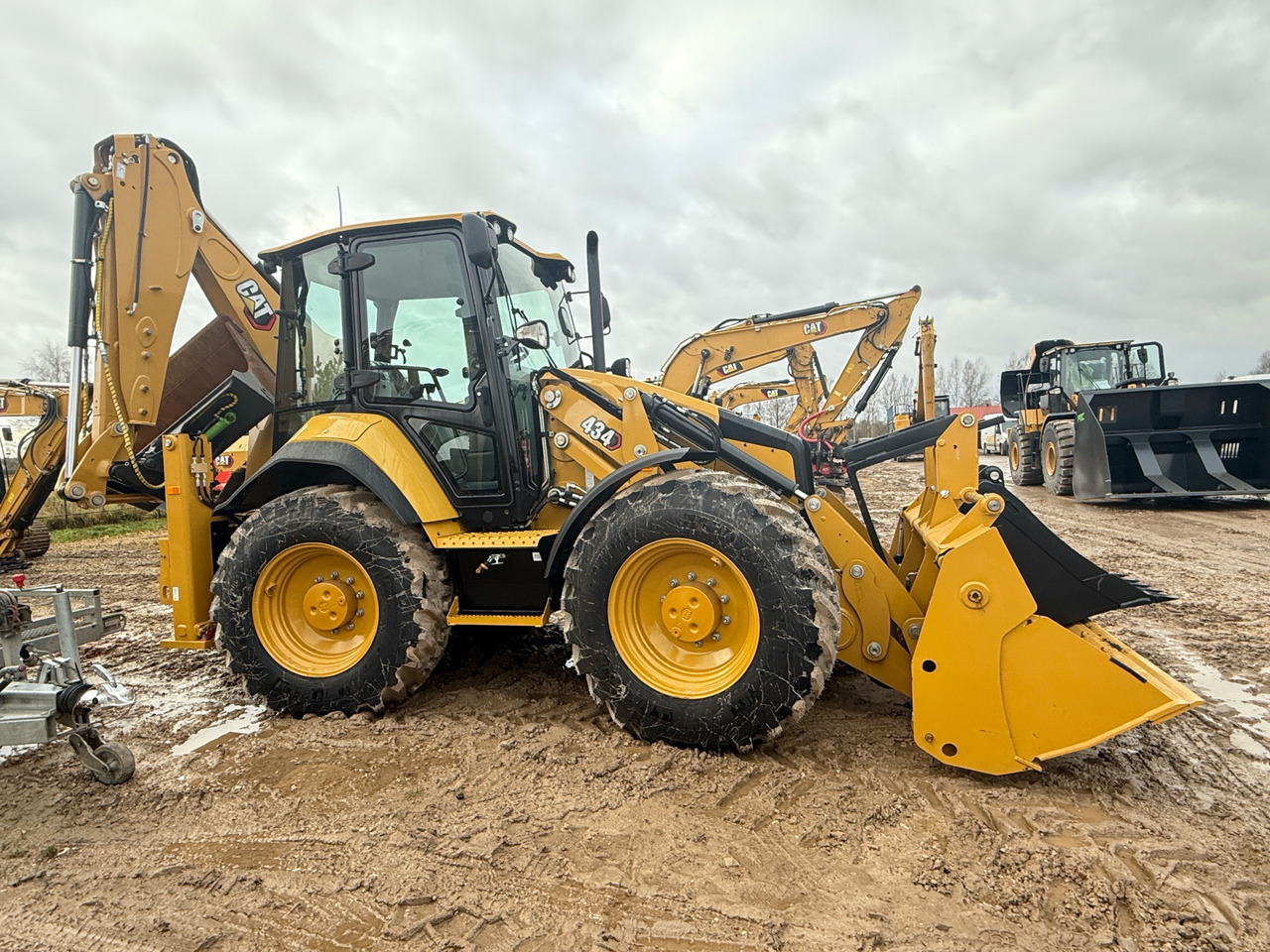 CATERPILLAR 434 - Kotrórakodó: 4 kép. CATERPILLAR 434 - Kotrórakodó: 4 kép.