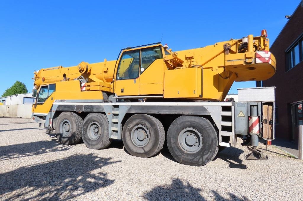 Liebherr LTM 1060-2 - Terepjáró autódaru: 4 kép. Liebherr LTM 1060-2 - Terepjáró autódaru: 4 kép.
