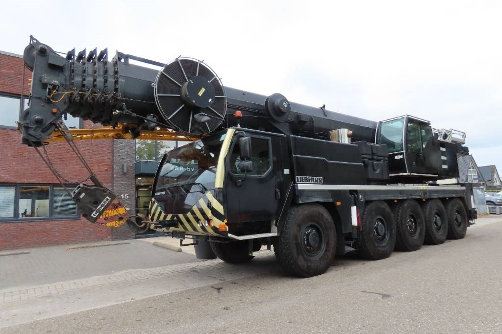 Liebherr LTM 1095-5.1 - Terepjáró autódaru: 1 kép. Liebherr LTM 1095-5.1 - Terepjáró autódaru: 1 kép.
