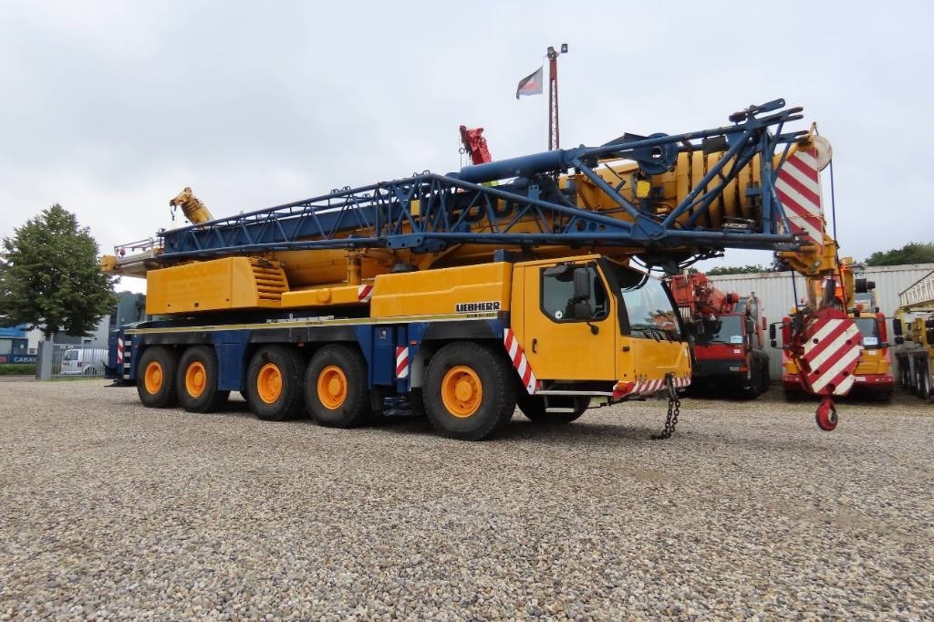 Liebherr LTM 1200-5.1 - Terepjáró autódaru: 2 kép. Liebherr LTM 1200-5.1 - Terepjáró autódaru: 2 kép.