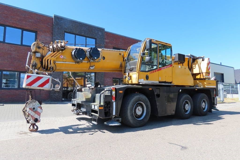 Terex Demag AC 40 City - Terepjáró autódaru: 1 kép. Terex Demag AC 40 City - Terepjáró autódaru: 1 kép.