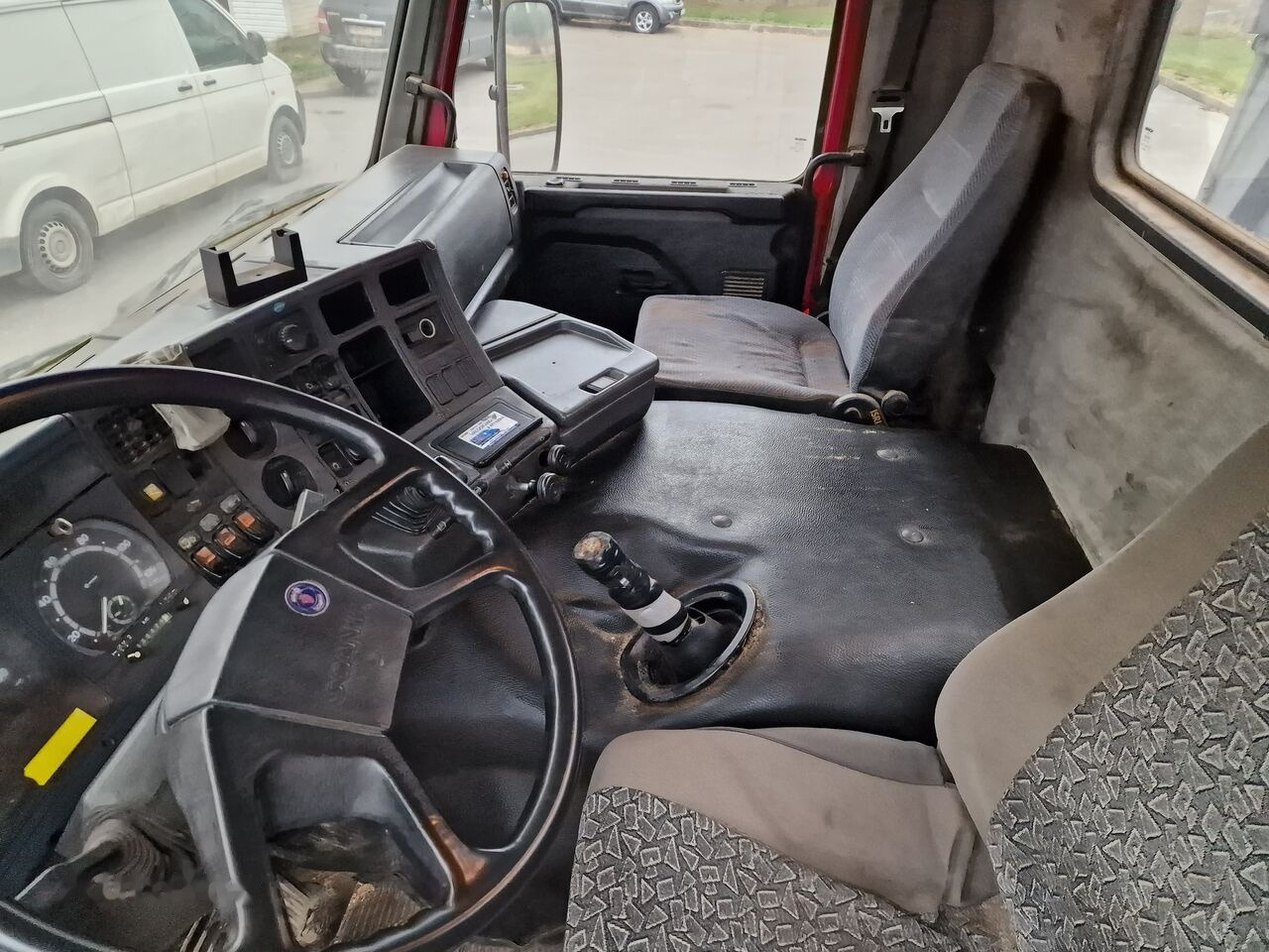 Scania 113 - Billenőplatós teherautó: 5 kép. Scania 113 - Billenőplatós teherautó: 5 kép.