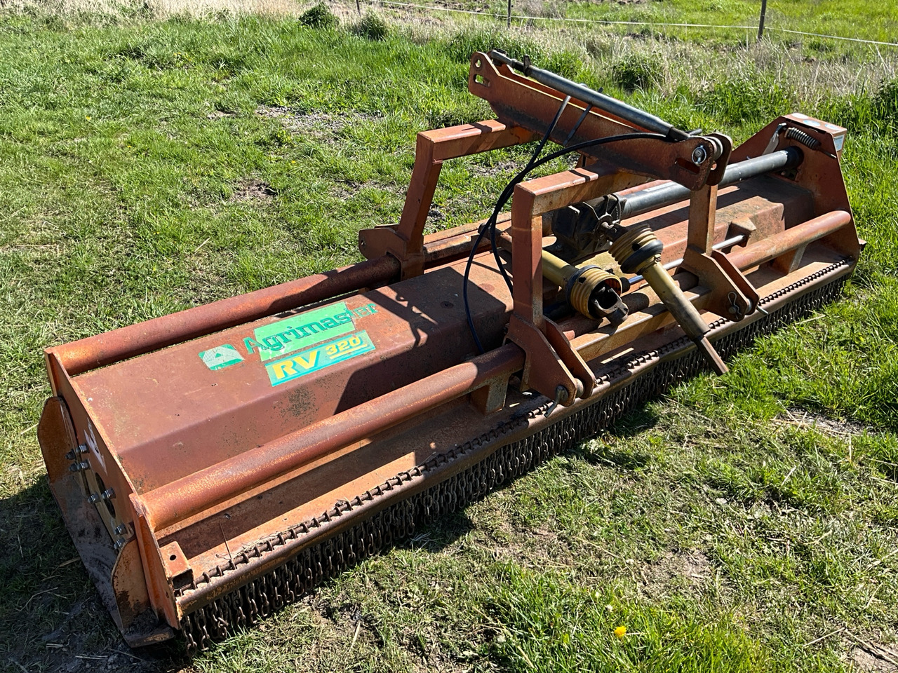 Agrimaster RV 320 - Szárzúzó/ Mulcsozó: 1 kép. Agrimaster RV 320 - Szárzúzó/ Mulcsozó: 1 kép.