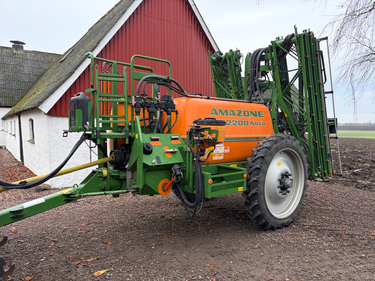 Amazone UG 2200 Nova - Vontatott permetezők: 1 kép. Amazone UG 2200 Nova - Vontatott permetezők: 1 kép.