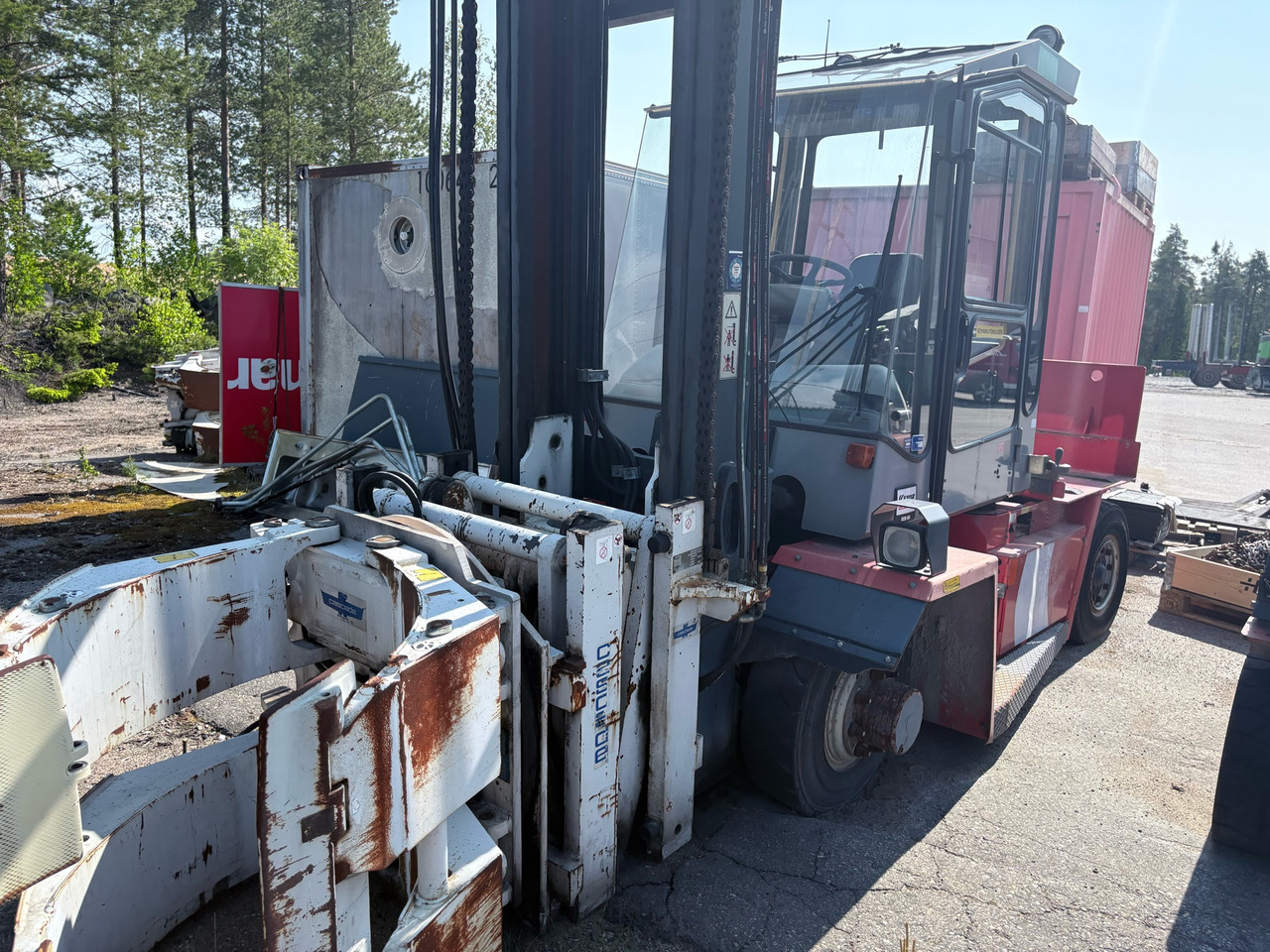 Kalmar ECD80-6 - Anyagmozgató gép: 1 kép. Kalmar ECD80-6 - Anyagmozgató gép: 1 kép.