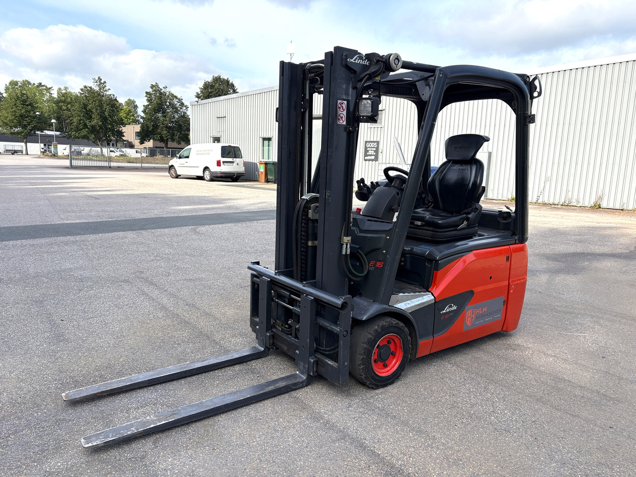 Linde E16 EVO - Anyagmozgató gép: 1 kép. Linde E16 EVO - Anyagmozgató gép: 1 kép.